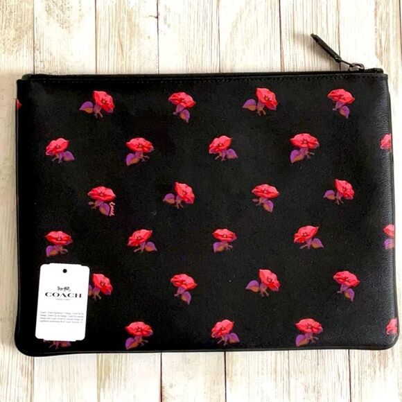 COACH NWT LG COSMETIC POUCH BAG DISNEY SNOW WHITE AND THE SEVEN DWARFS SNEEZY - Picture 7 of 9